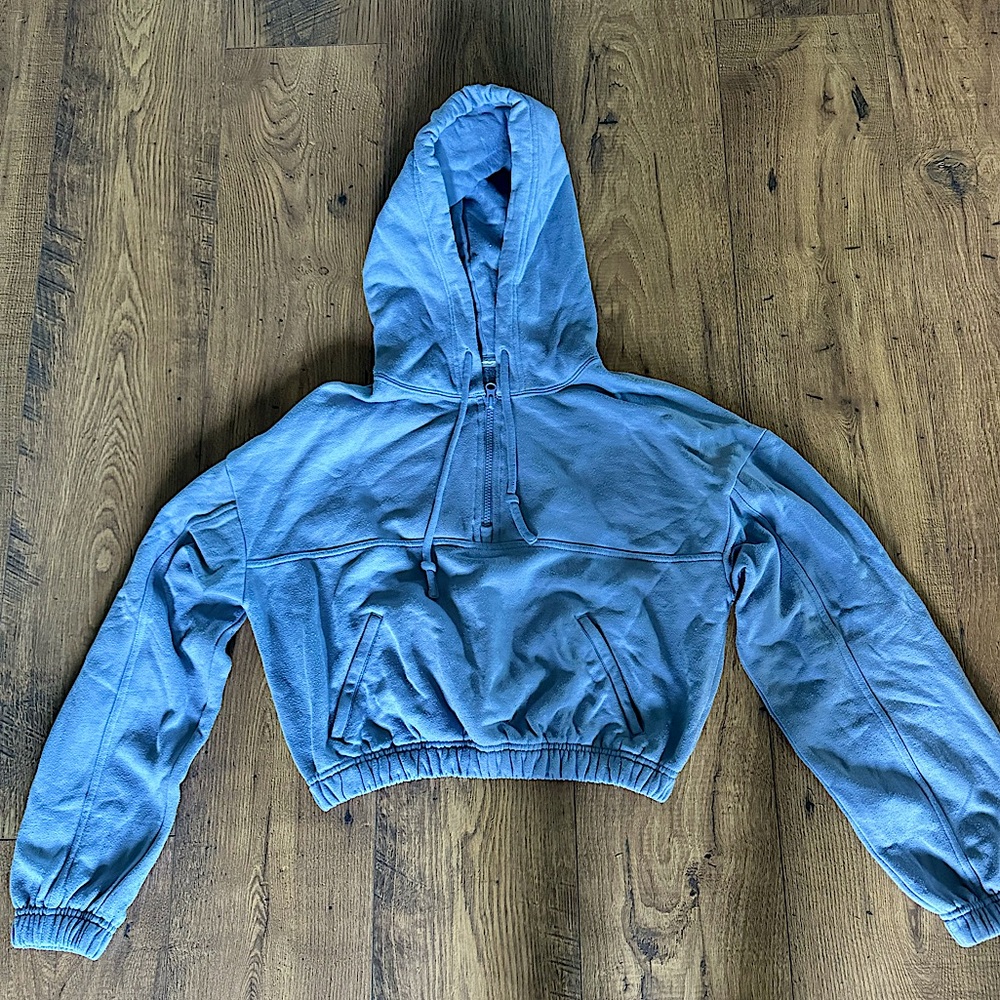 Alo Yoga cropped sweatshirt